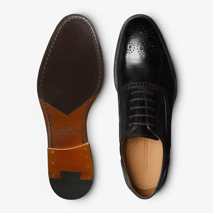 Siena Medallion Oxford Dress Shoe - Black Leather