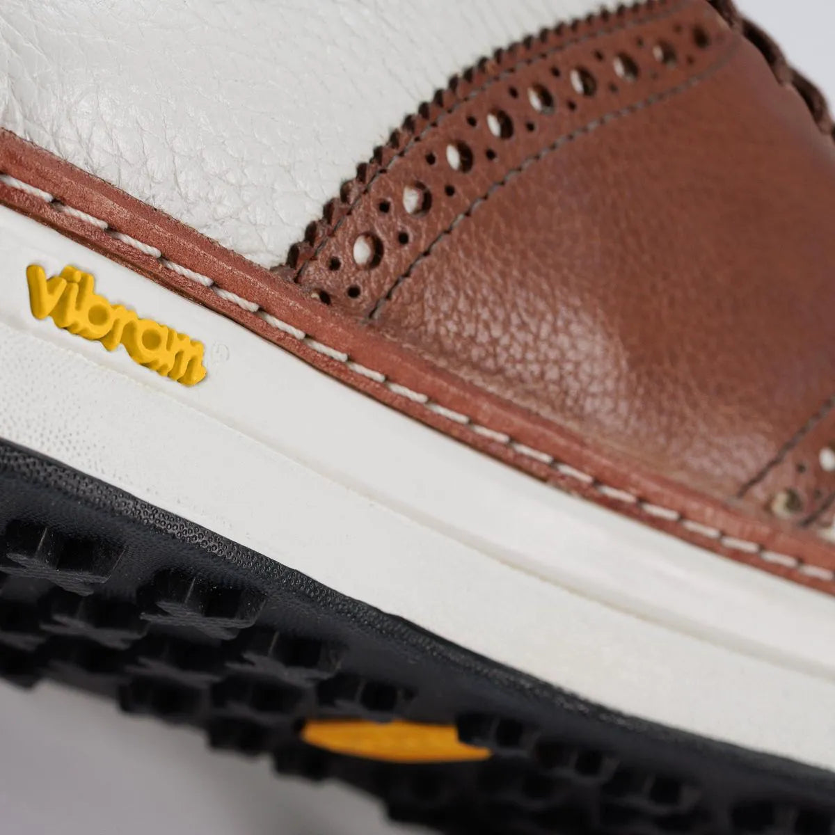 Straits Saddle Golf Shoe - White & Brown Leather