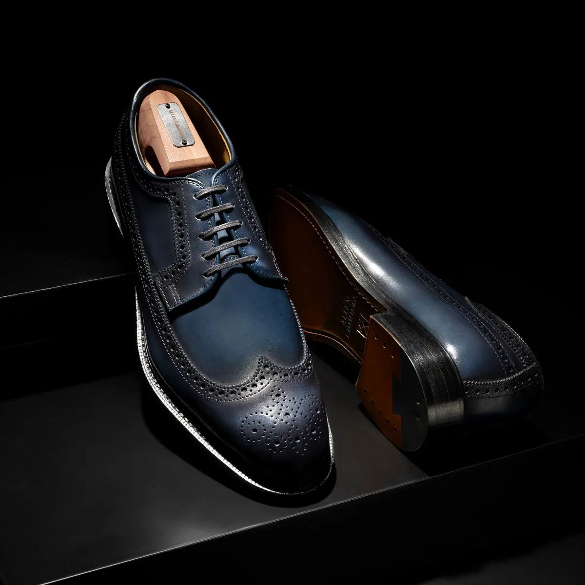 Mason Reserve Wingtip Derby Dress Shoe - Navy Leather